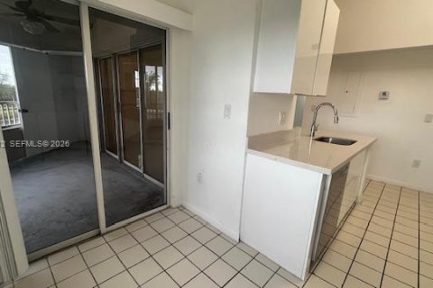 Купить кондоминиум в Окленд-Парк, Флорида 2 спальни, 104.14м2, № 1997736 - фото 2