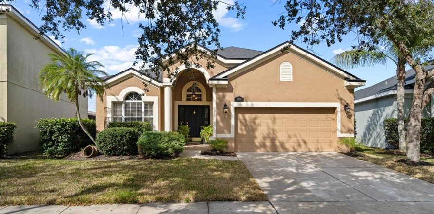 House in Orlando, Florida 4 bedrooms, 190.91 sq.m. № 2228228