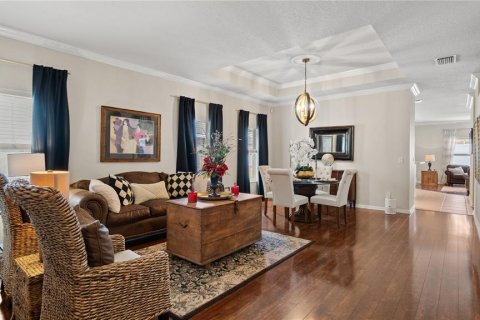 House in Orlando, Florida 4 bedrooms, 190.91 sq.m. № 2228228 - photo 3
