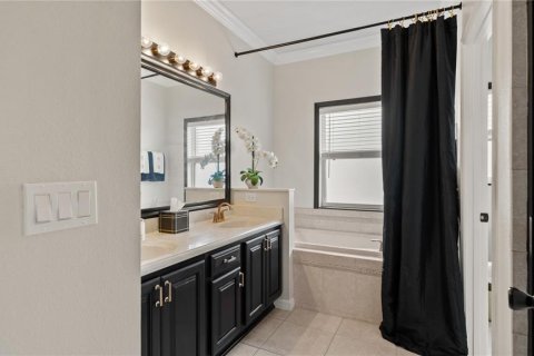 House in Orlando, Florida 4 bedrooms, 190.91 sq.m. № 2228228 - photo 26