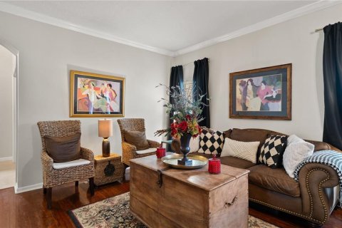 House in Orlando, Florida 4 bedrooms, 190.91 sq.m. № 2228228 - photo 7