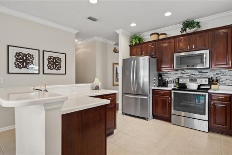 House in Orlando, Florida 4 bedrooms, 190.91 sq.m. № 2228228 - photo 4