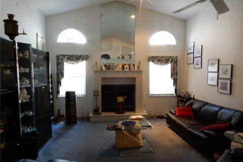 Casa en venta en New Port Richey, Florida, 6 dormitorios, 526.76 m2 № 1888589 - foto 13