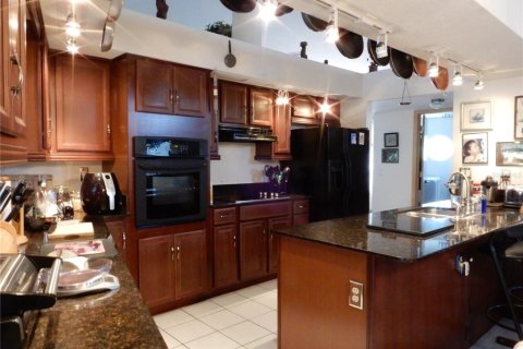 Casa en venta en New Port Richey, Florida, 6 dormitorios, 526.76 m2 № 1888589 - foto 6