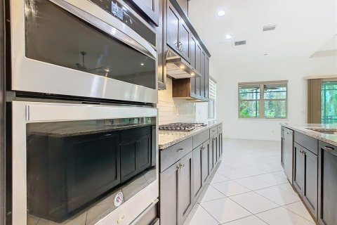 House in Winter Garden, Florida 3 bedrooms, 201.6 sq.m. № 2166777 - photo 13
