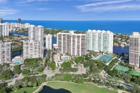 Condominio en venta en Aventura, Florida, 3 dormitorios, 193.24 m2 № 1764289 - foto 1
