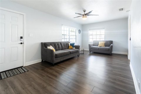 House in Saint Petersburg, Florida 2 bedrooms, 70.23 sq.m. № 1654659 - photo 14
