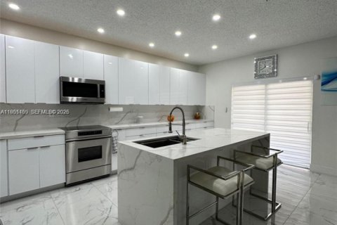 Купить таунхаус в Хомстед, Флорида 4 спальни, 171.5м2, № 2007666 - фото 7