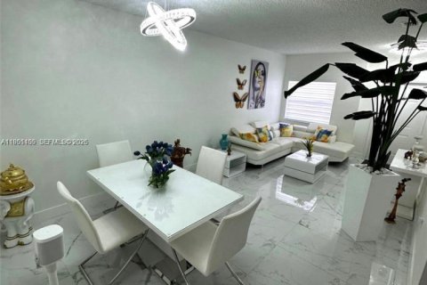 Купить таунхаус в Хомстед, Флорида 4 спальни, 171.5м2, № 2007666 - фото 4