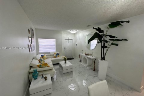 Купить таунхаус в Хомстед, Флорида 4 спальни, 171.5м2, № 2007666 - фото 2