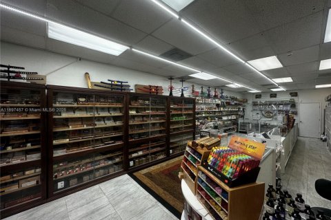 Commercial property in Palmetto Bay, Florida № 1949071 - photo 2