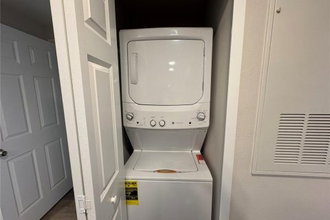 Condo in Orlando, Florida, 2 bedrooms № 2219388 - photo 27