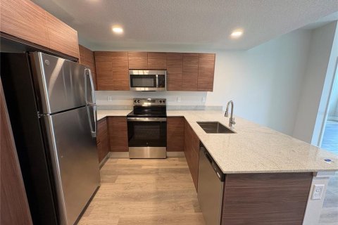 Condo in Orlando, Florida, 2 bedrooms № 2219388 - photo 3