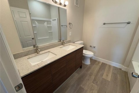 Condo in Orlando, Florida, 2 bedrooms № 2219388 - photo 17