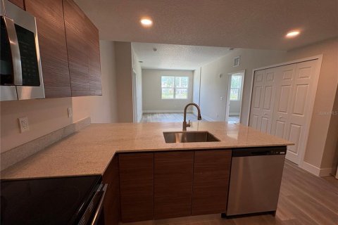 Condo in Orlando, Florida, 2 bedrooms № 2219388 - photo 8