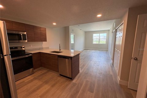 Condo in Orlando, Florida, 2 bedrooms № 2219388 - photo 5
