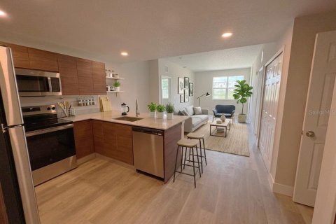 Condo in Orlando, Florida, 2 bedrooms № 2219388 - photo 6