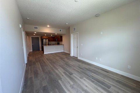 Condo in Orlando, Florida, 2 bedrooms № 2219388 - photo 7