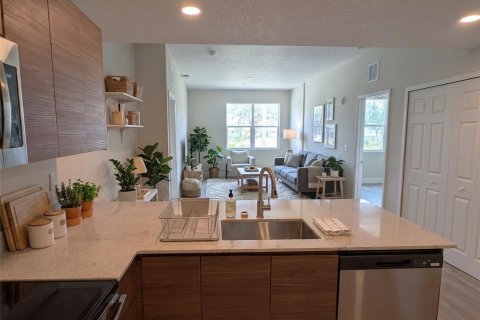 Condo in Orlando, Florida, 2 bedrooms № 2219388 - photo 9