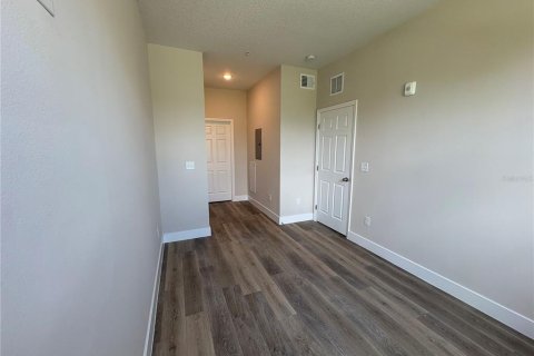 Condo in Orlando, Florida, 2 bedrooms № 2219388 - photo 15