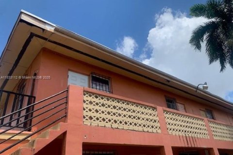 Снять в аренду квартиру в Флорида-Сити, Флорида 2 спальни, 349.96м2, № 1957747 - фото 10