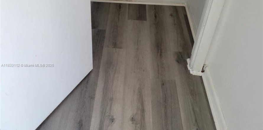 Квартира в Флорида-Сити, Флорида 2 спальни, 349.96м2 № 1957747