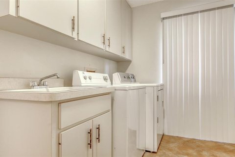 Villa ou maison à vendre à Sarasota, Floride: 3 chambres, 185.62 m2 № 1653576 - photo 13