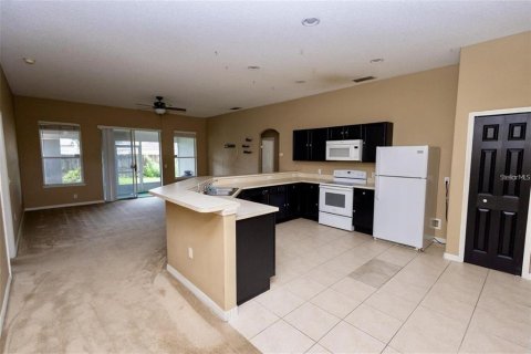 House in Kissimmee, Florida 4 bedrooms, 204.01 sq.m. № 2141608 - photo 2