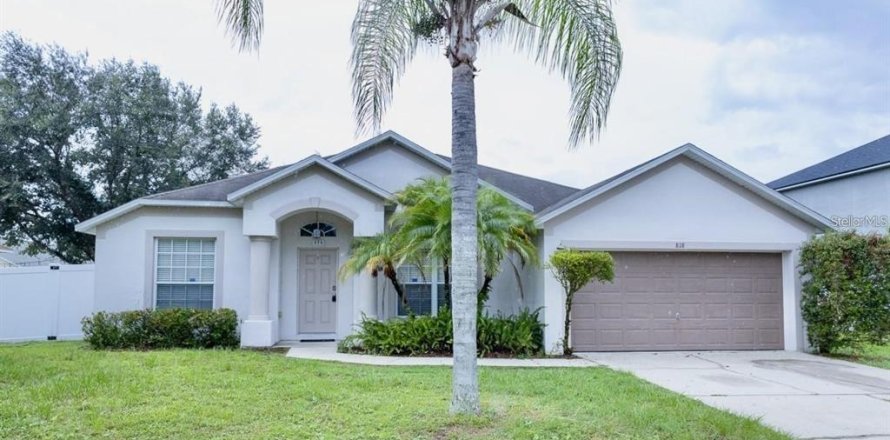 House in Kissimmee, Florida 4 bedrooms, 204.01 sq.m. № 2141608