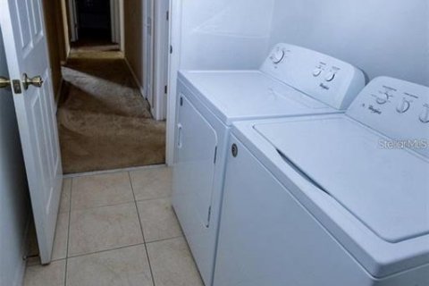 House in Kissimmee, Florida 4 bedrooms, 204.01 sq.m. № 2141608 - photo 10