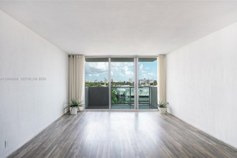 Condominio en venta en Miami Beach, Florida, 1 dormitorio, 77.76 m2 № 1999879 - foto 7