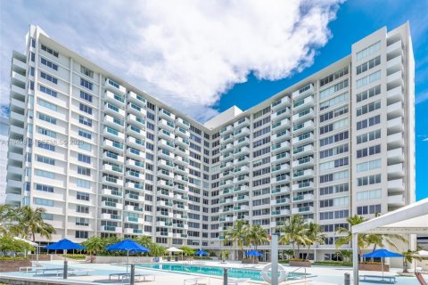 Condominio en venta en Miami Beach, Florida, 1 dormitorio, 77.76 m2 № 1999879 - foto 16