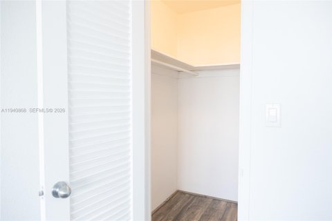 Condominio en venta en Miami Beach, Florida, 1 dormitorio, 77.76 m2 № 1999879 - foto 11