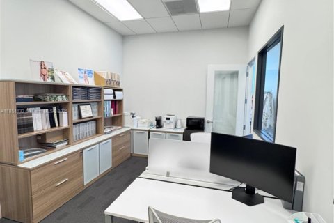 Immobilier commercial à vendre à Aventura, Floride № 1962212 - photo 11