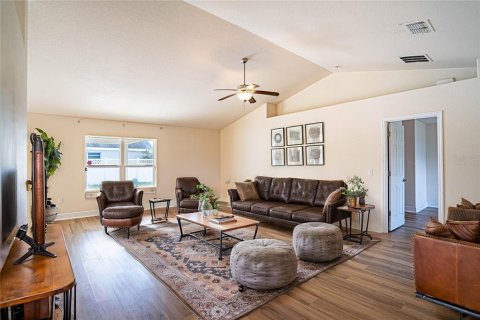 House in Winter Haven, Florida 3 bedrooms, 172.61 sq.m. № 1548679 - photo 15