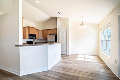 House in Winter Haven, Florida 3 bedrooms, 172.61 sq.m. № 1548679 - photo 9