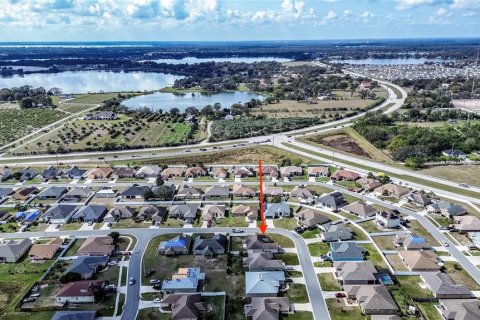 House in Winter Haven, Florida 3 bedrooms, 172.61 sq.m. № 1548679 - photo 4