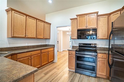 House in Winter Haven, Florida 3 bedrooms, 172.61 sq.m. № 1548679 - photo 6