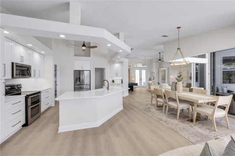 Villa ou maison à vendre à Cape Coral, Floride: 3 chambres, 210.8 m2 № 2430967 - photo 23