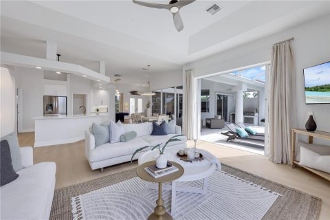 Villa ou maison à vendre à Cape Coral, Floride: 3 chambres, 210.8 m2 № 2430967 - photo 4