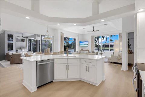 Villa ou maison à vendre à Cape Coral, Floride: 3 chambres, 210.8 m2 № 2430967 - photo 22