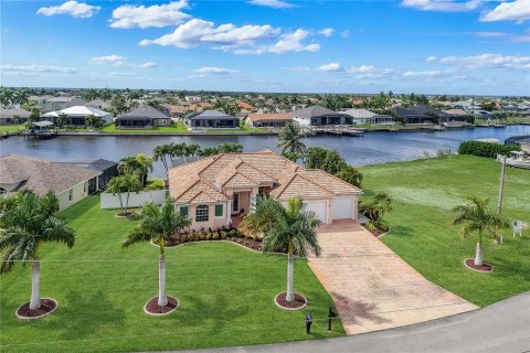 Villa ou maison à vendre à Cape Coral, Floride: 3 chambres, 210.8 m2 № 2430967 - photo 11