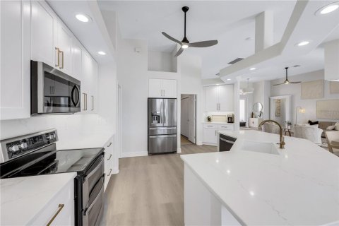 Villa ou maison à vendre à Cape Coral, Floride: 3 chambres, 210.8 m2 № 2430967 - photo 5