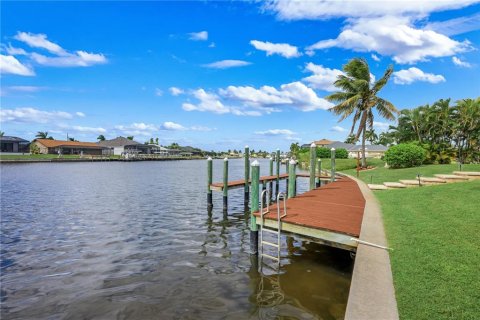 Villa ou maison à vendre à Cape Coral, Floride: 3 chambres, 210.8 m2 № 2430967 - photo 13