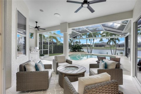 Villa ou maison à vendre à Cape Coral, Floride: 3 chambres, 210.8 m2 № 2430967 - photo 8