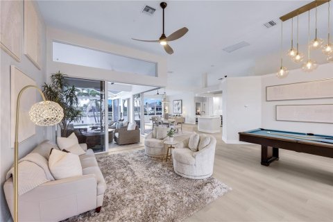 Villa ou maison à vendre à Cape Coral, Floride: 3 chambres, 210.8 m2 № 2430967 - photo 15