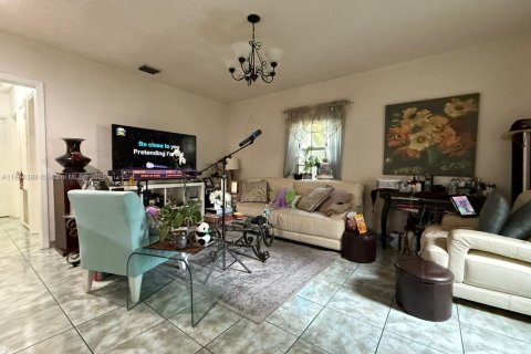 Casa en venta en North Miami Beach, Florida, 2 dormitorios, 120.22 m2 № 1814066 - foto 18