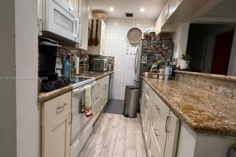 Casa en venta en North Miami Beach, Florida, 2 dormitorios, 120.22 m2 № 1814066 - foto 5