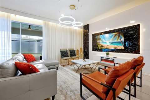 Villa ou maison à vendre à Davenport, Floride: 10 chambres, 408.68 m2 № 2137646 - photo 8