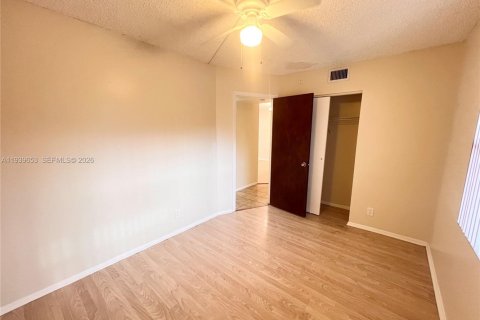 Condominio en venta en Coral Springs, Florida, 2 dormitorios, 78.04 m2 № 2152674 - foto 12